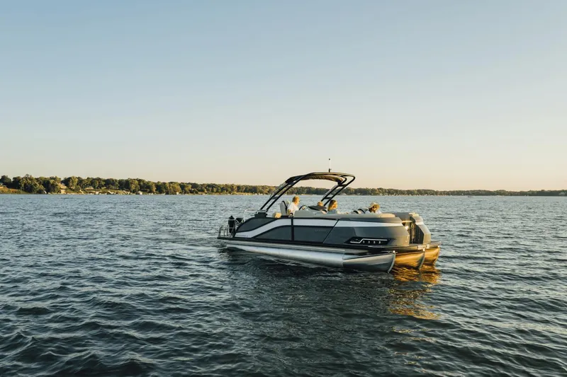 Slide: The Image of Harris 230 Grand Mariner 2025 - 66