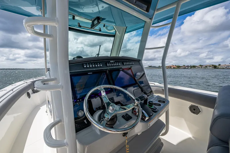 Slide: The Image of Boston Whaler 330 Outrage 2023 - 51