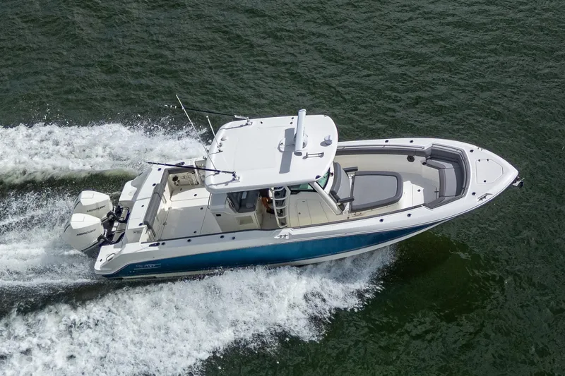 Slide: The Image of Boston Whaler 330 Outrage 2023 - 66