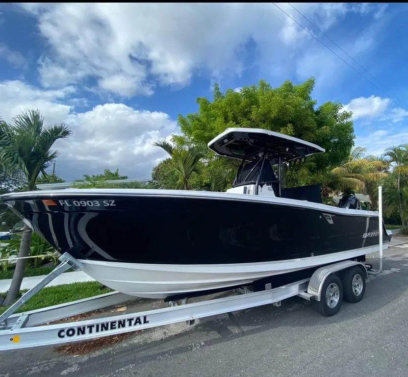 Slide: The Image of Blackfin 252 CC 2021 - 2