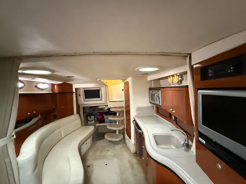 Slide: The Image of Sea Ray 320 Sundancer 2005 - 12