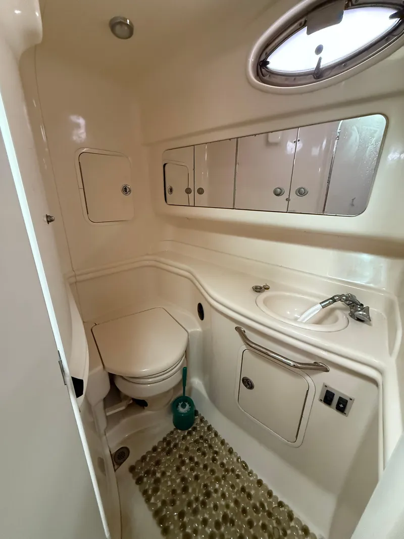 Slide: The Image of Sea Ray 320 Sundancer 2005 - 15