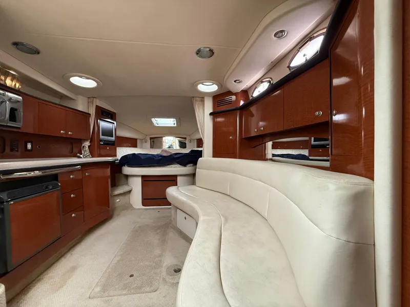 Slide: The Image of Sea Ray 320 Sundancer 2005 - 9