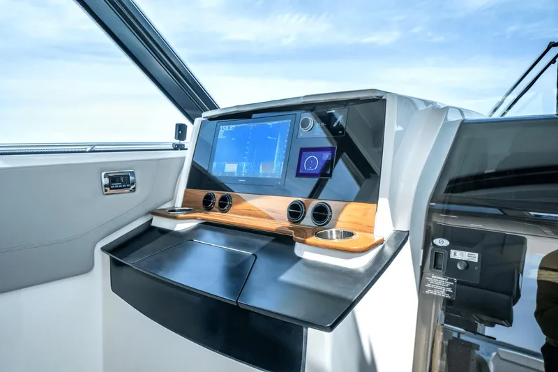 Slide: The Image of Tiara LE 43 2025 - 20