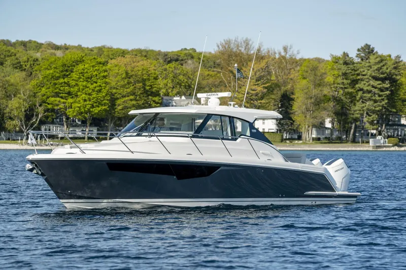 Slide: The Image of Tiara LE 43 2025 - 27