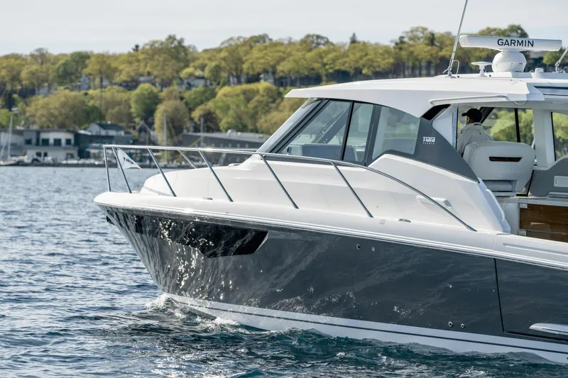 Slide: The Image of Tiara LE 43 2025 - 28