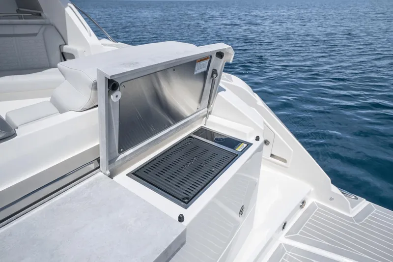 Slide: The Image of Tiara LE 43 2025 - 32