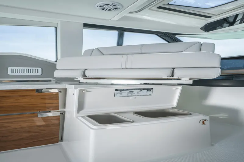 Slide: The Image of Tiara LE 43 2025 - 42