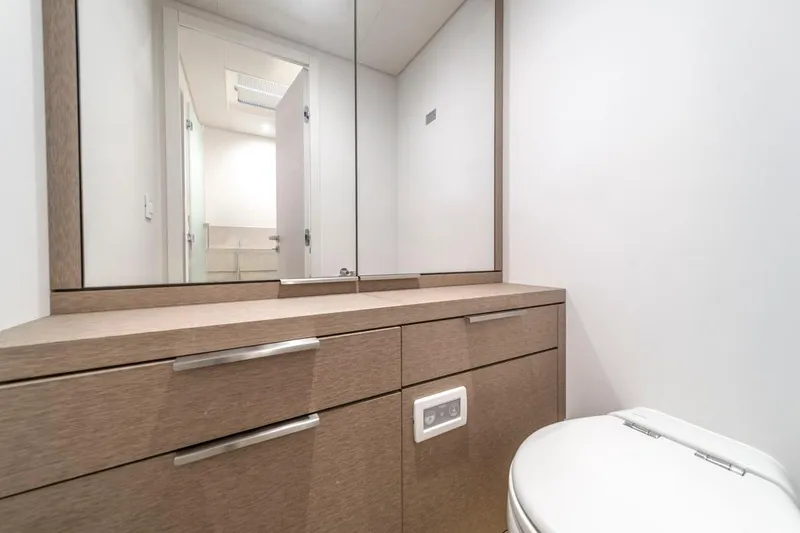 Slide: The Image of Lagoon SEVENTY 7 2020 - 64