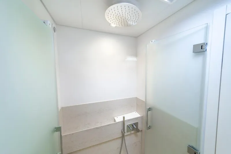 Slide: The Image of Lagoon SEVENTY 7 2020 - 70