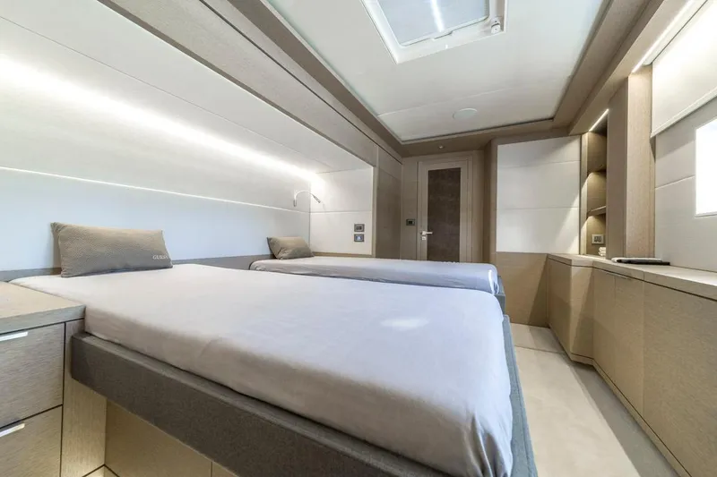 Slide: The Image of Lagoon SEVENTY 7 2020 - 84