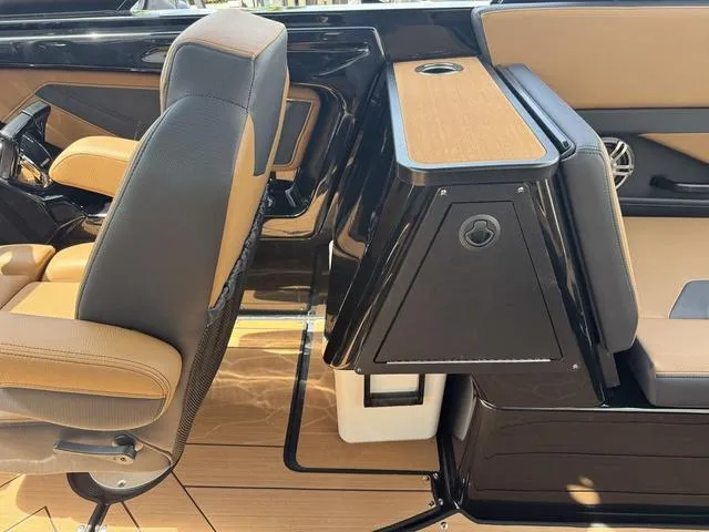 Slide: The Image of Yamaha 255XD 2025 - 25