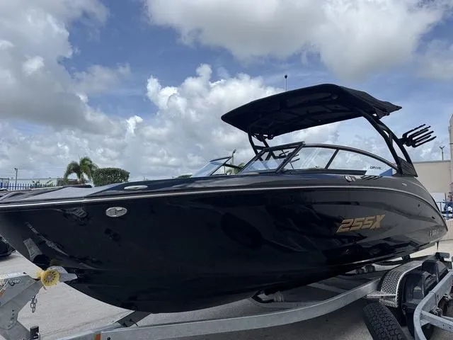 Slide: The Image of Yamaha 255XD 2025 - 3