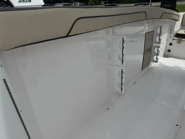 Slide: The Image of Yamaha 255 FSH Sport E 2025 - 12