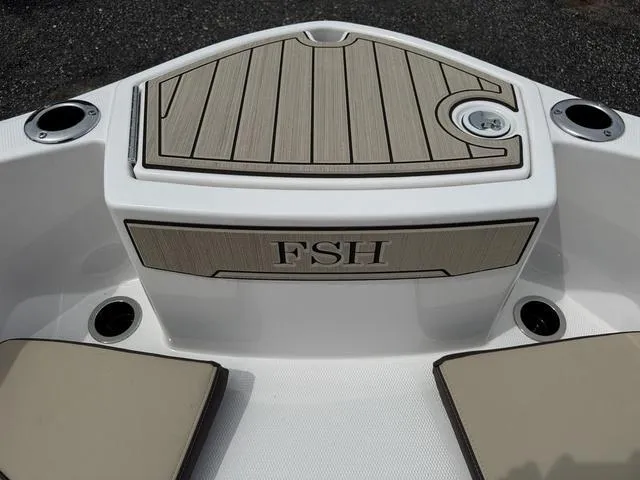 Slide: The Image of Yamaha 255 FSH Sport E 2025 - 19