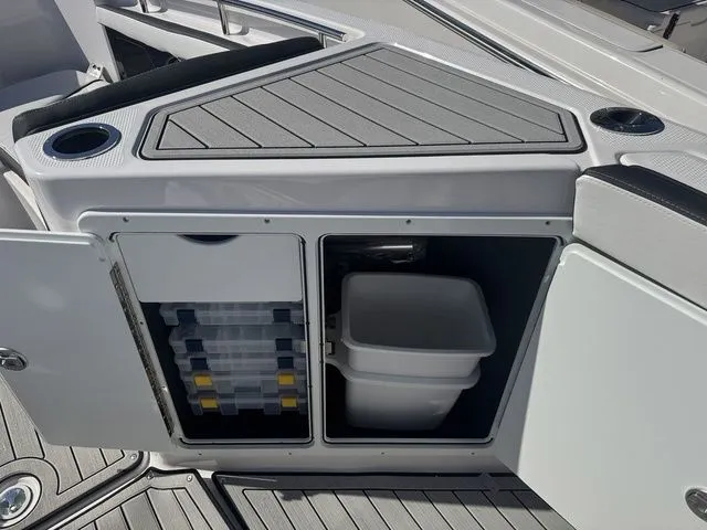 Slide: The Image of Yamaha 255 FSH Sport E 2025 - 19