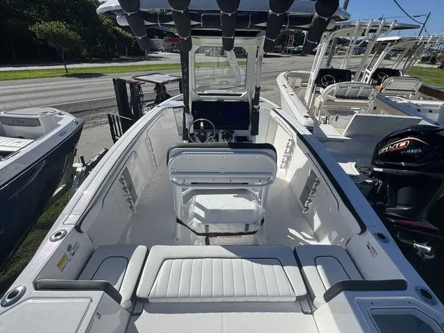 Slide: The Image of Yamaha 255 FSH Sport E 2025 - 5