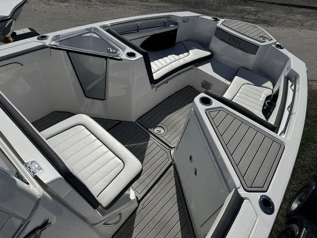 Slide: The Image of Yamaha 252 FSH Sport 2025 - 8