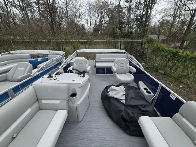 Slide: The Image of Godfrey Xperience 2286 SFLX 2025 - 8