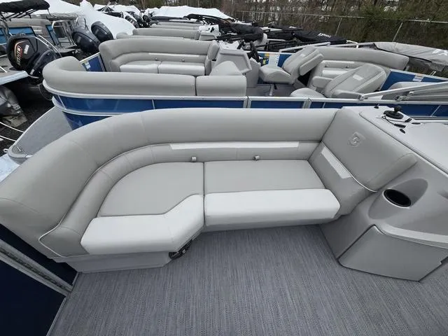 Slide: The Image of Godfrey Xperience 2286 SFLX 2025 - 9