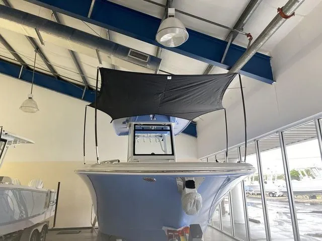 Slide: The Image of Robalo R270 Center Console 2025 - 37