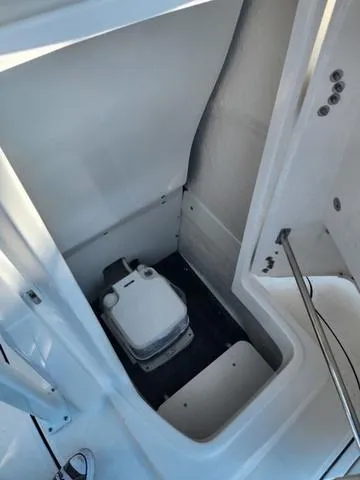 Slide: The Image of Robalo R222 Explorer 2025 - 27