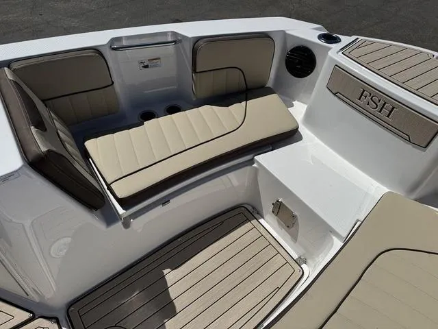 Slide: The Image of Yamaha 222 FSH Sport E 2025 - 14