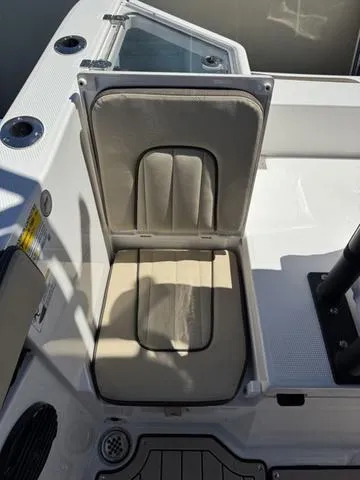 Slide: The Image of Yamaha 222 FSH Sport E 2025 - 22