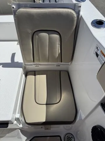 Slide: The Image of Yamaha 222 FSH Sport E 2025 - 26