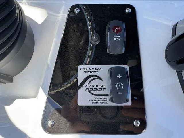 Slide: The Image of Yamaha 222 FSH Sport E 2025 - 32