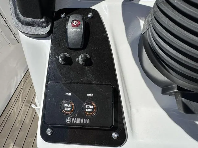 Slide: The Image of Yamaha 222 FSH Sport E 2025 - 33