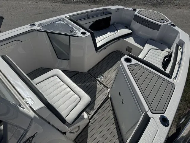 Slide: The Image of Yamaha 255 FSH Sport E 2025 - 11