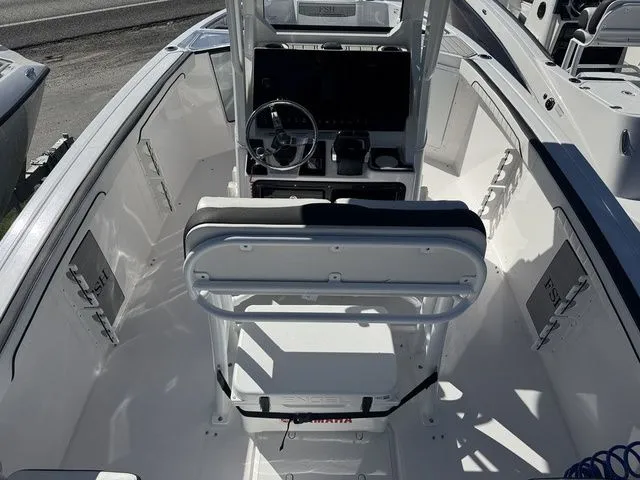 Slide: The Image of Yamaha 252 FSH Sport 2025 - 4