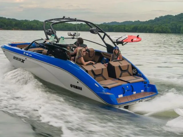 Slide: The Image of Yamaha AR190 2025 - 3