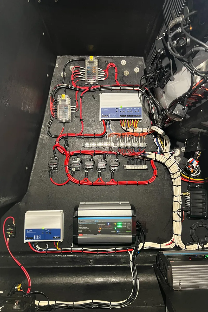 Slide: The Image of Electrical wiring system in a 2003 Yellowfin 36 Offshore boat. - 29