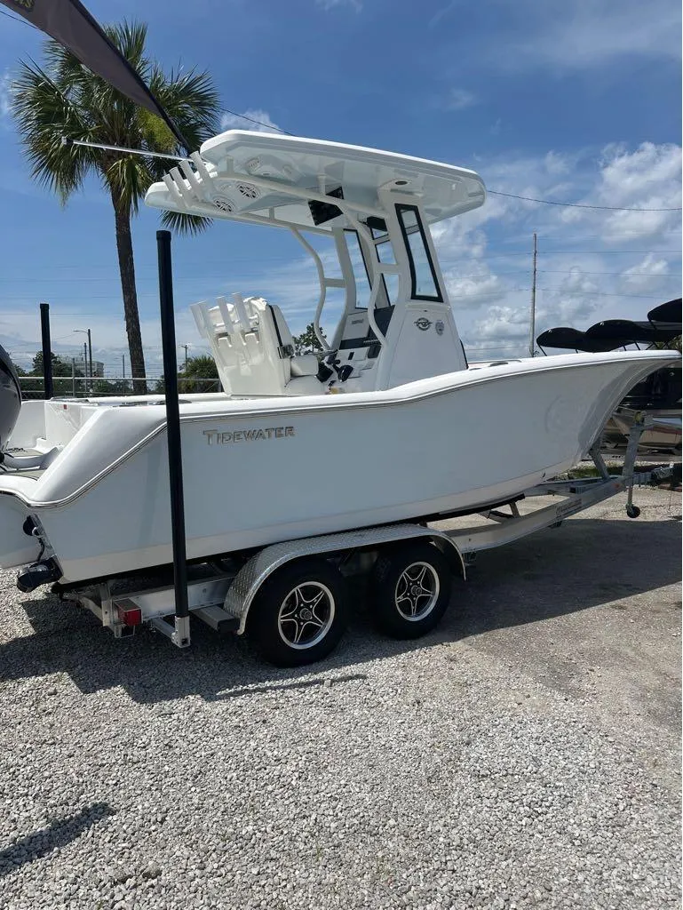 Slide: The Image of Tidewater 232 CC Adventure 2025 - 6