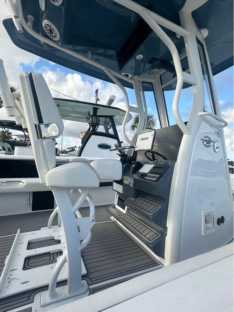 Slide: The Image of Tidewater 232 CC Adventure 2025 - 9