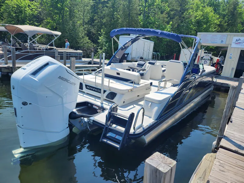 Slide: The Image of Bennington 28QXSBAX1SR 2025 - 19