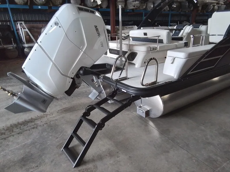 Slide: The Image of Bennington 28QXSBAX1SR 2025 - 22