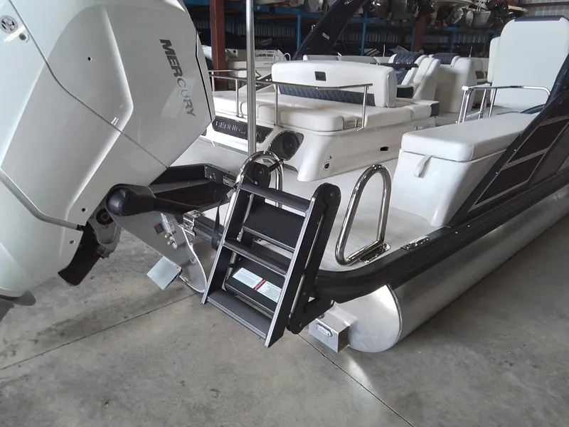 Slide: The Image of Bennington 28QXSBAX1SR 2025 - 23