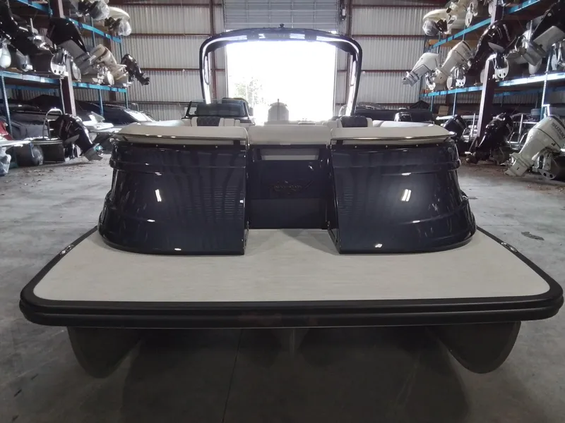 Slide: The Image of Bennington 28QXSBAX1SR 2025 - 28