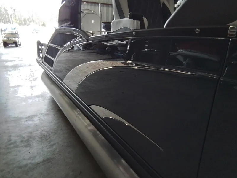 Slide: The Image of Bennington 28QXSBAX1SR 2025 - 30