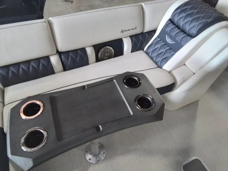 Slide: The Image of Bennington 28QXSBAX1SR 2025 - 40