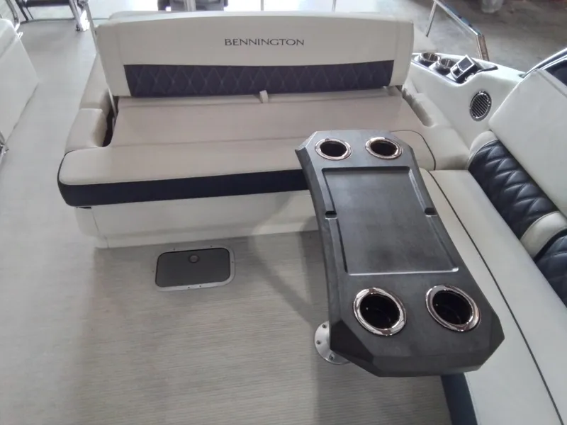 Slide: The Image of Bennington 28QXSBAX1SR 2025 - 41