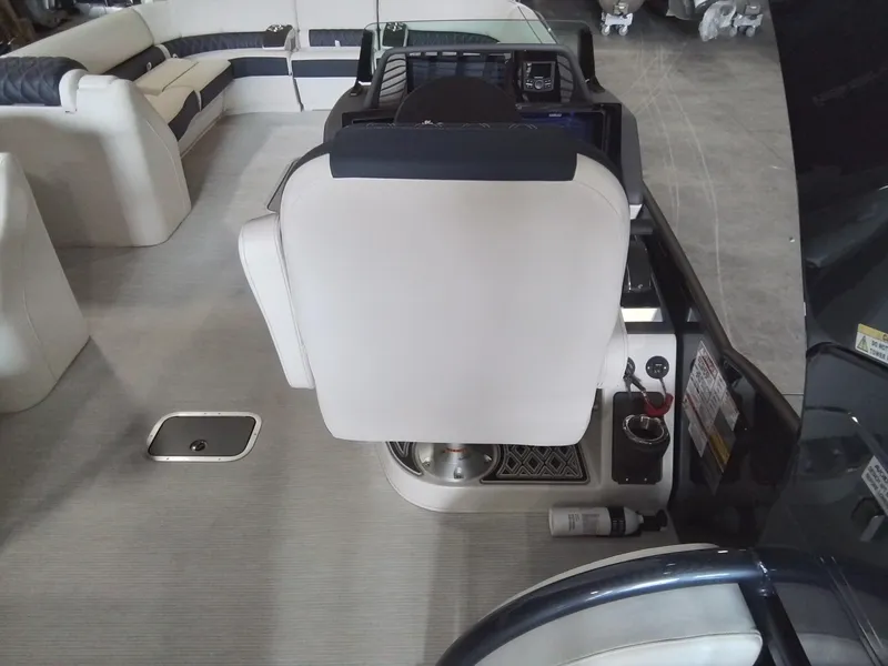 Slide: The Image of Bennington 28QXSBAX1SR 2025 - 48