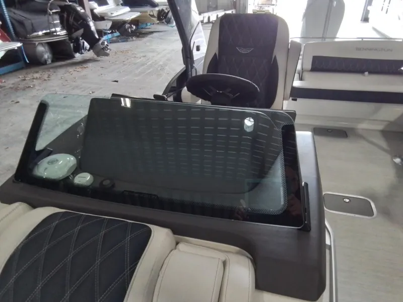 Slide: The Image of Bennington 28QXSBAX1SR 2025 - 49