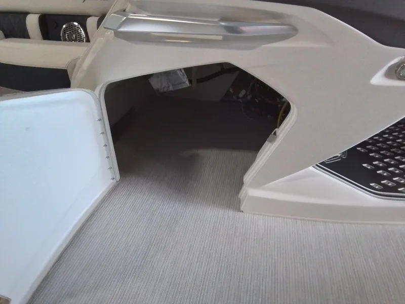 Slide: The Image of Bennington 28QXSBAX1SR 2025 - 51