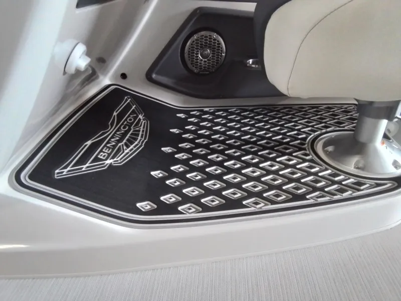 Slide: The Image of Bennington 28QXSBAX1SR 2025 - 52