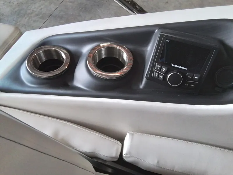 Slide: The Image of Bennington 28QXSBAX1SR 2025 - 55