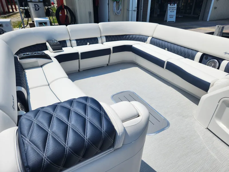 Slide: The Image of Bennington 28QXSBAX1SR 2025 - 6